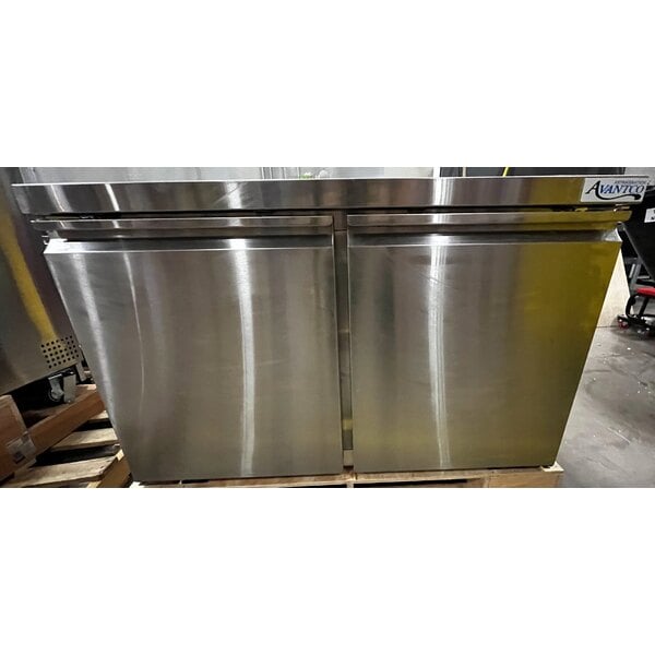 Scratch and Dent Avantco SS-UC-48R-HC 48" Undercounter Refrigerator