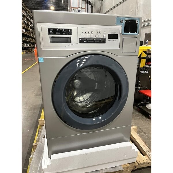Scratch and Dent Crossover 3.5 cu. ft. 27" Front Load Electric Commercial Washer - Free Use WHLFP817C2OPL