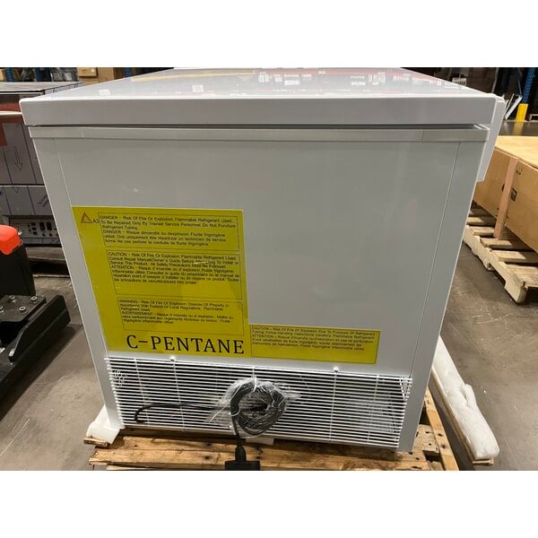 Scratch and Dent Galaxy CF30HC Commercial Chest Freezer - 30 cu. ft.