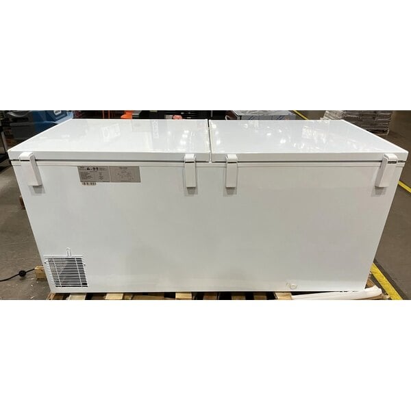 Scratch and Dent Galaxy CF30HC Commercial Chest Freezer - 30 cu. ft.