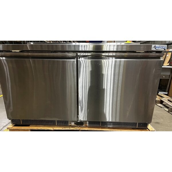 Scratch and Dent Avantco ZWT-60R-HC 60" Front Breathing Worktop Refrigerator with 3 1/2" Backsplash