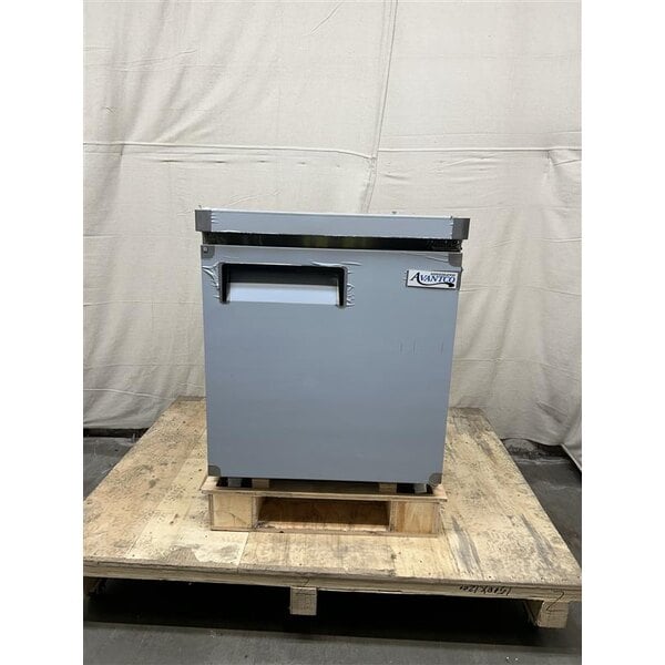 Scratch and Dent Avantco AU-27R 27" Undercounter Refrigerator