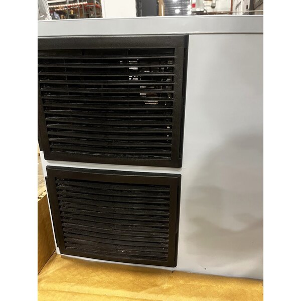 Scratch and Dent Avantco Ice MC-F-422-A 22" Air Cooled Modular Full Cube Ice Machine - 399 lb.
