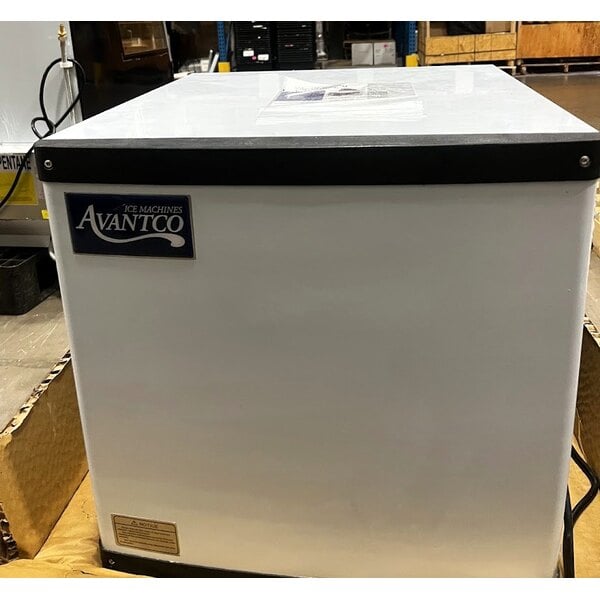 Scratch and Dent Avantco Ice MC-F-422-A 22" Air Cooled Modular Full Cube Ice Machine - 399 lb.