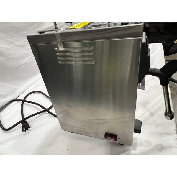 Scratch and Dent Estella Caffe ECMSA08 Automatic Pourover Milk Steamer - 120V, 1,450W