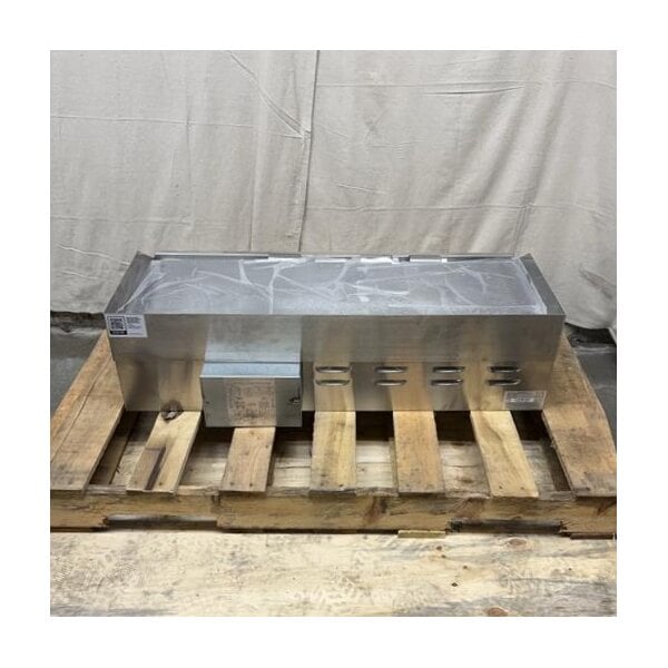 Scratch and Dent Avantco EG36N 36" Electric Countertop Griddle - 208/240V, 7488W-10080W