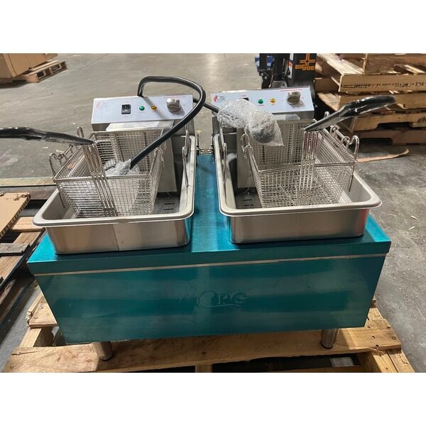 Scratch and Dent Cooking Performance Group EF302 30 lb. Dual Tank Heavy-Duty Electric Countertop Fryer - 208/240V, 8400/11,000W
