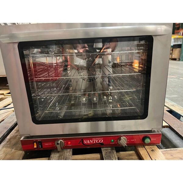 Scratch and Dent Avantco CO-32M Half Size Countertop Convection Oven with Moisture Injection, 2.3 cu. ft. - 208/240V, 2100/2800W