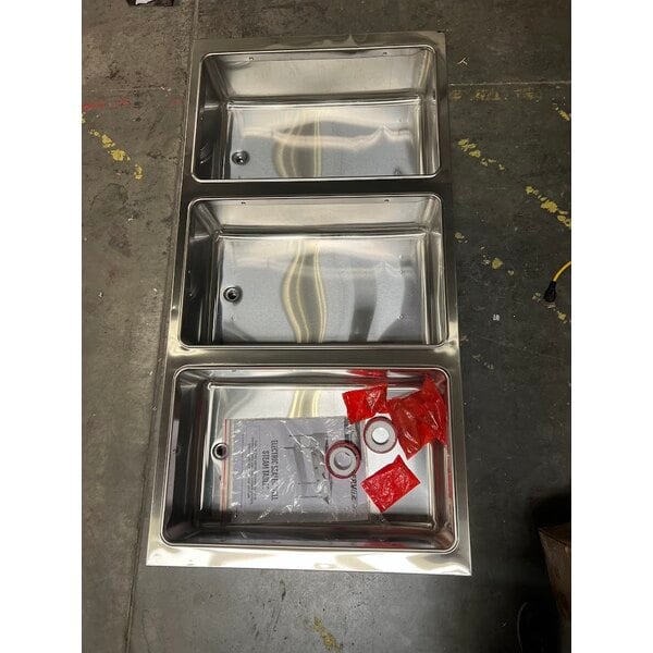 Scratch and Dent ServIt Three Pan Sealed Well Electric Steam Table with Partially Enclosed Base - 120V, 1500W