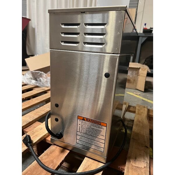 Scratch and Dent Bunn 13300.0001 VP17-1 SS Stainless Steel Pourover Coffee Brewer with 1 Lower Warmer - 120V