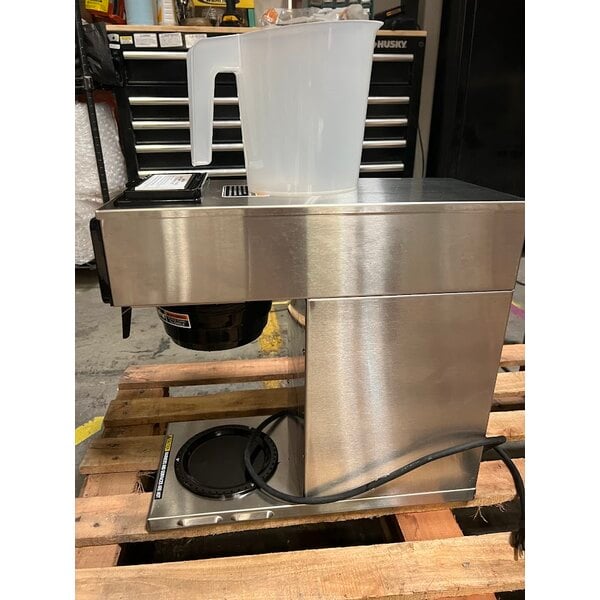 Scratch and Dent Bunn 13300.0001 VP17-1 SS Stainless Steel Pourover Coffee Brewer with 1 Lower Warmer - 120V