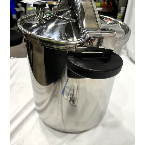 Scratch and Dent Monix 013206 Monix 50 Cup (25 Cup Raw) 12.66 qt. (12 Liter) Stainless Steel Pressure Cooker