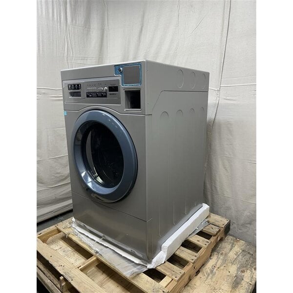 Scratch and Dent Crossover 3.5 cu. ft. 27" Front Load Electric Commercial Washer - Free Use WHLFP817C2OPL