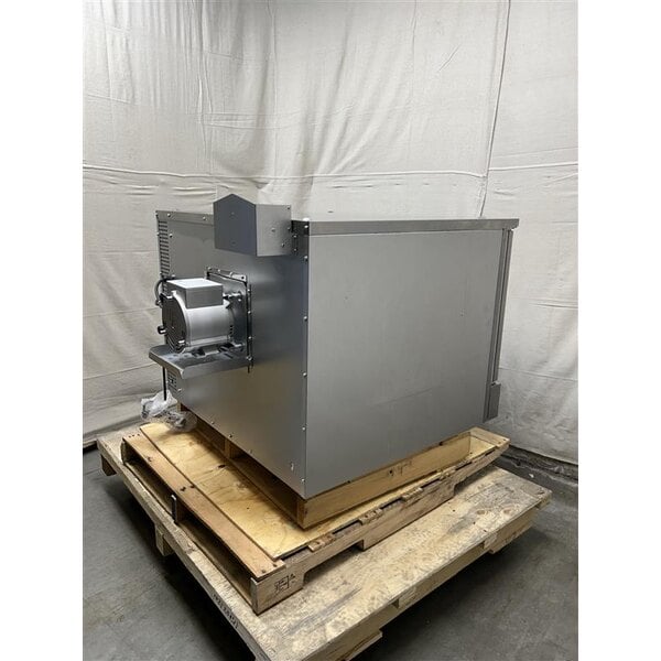 Scratch and Dent Cooking Performance Group FGC-100-DDL Deep Depth Single Deck Full Size Liquid Propane Convection Oven with Legs - 60,000 BTU