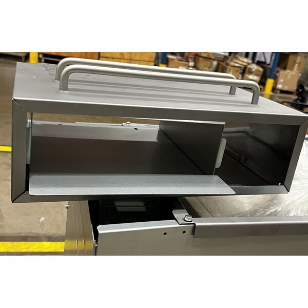 Scratch and Dent Avantco FF40 Liquid Propane 40 lb. Stainless Steel Floor Fryer - 90,000 BTU