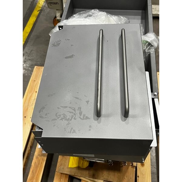 Scratch and Dent Avantco FF40 Liquid Propane 40 lb. Stainless Steel Floor Fryer - 90,000 BTU