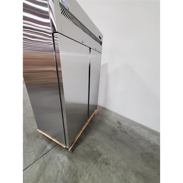 Scratch and Dent Avantco Z2-R-HC 54" Solid Door Stainless Steel Reach-In Refrigerator