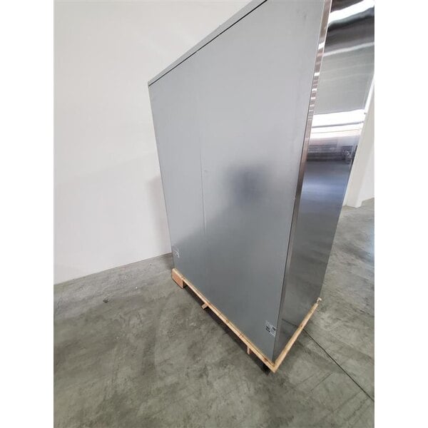 Scratch and Dent Avantco Z2-R-HC 54" Solid Door Stainless Steel Reach-In Refrigerator