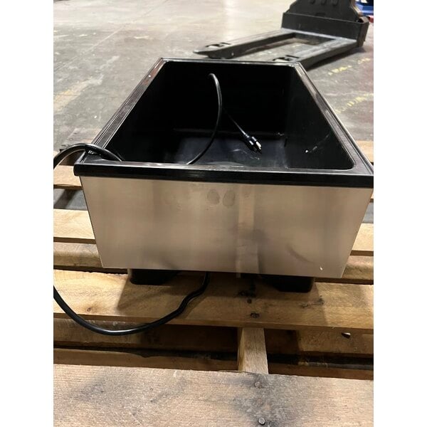 Scratch and Dent Vollrath 72023 Cayenne Full Size Heat 'n Serve Ultra Countertop Rethermalizer - 120V, 1440W