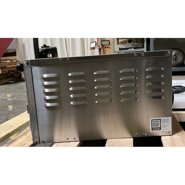 Scratch and Dent Avantco DPO-18-S Single Deck Countertop Pizza/Bakery Oven - 1700W, 120V