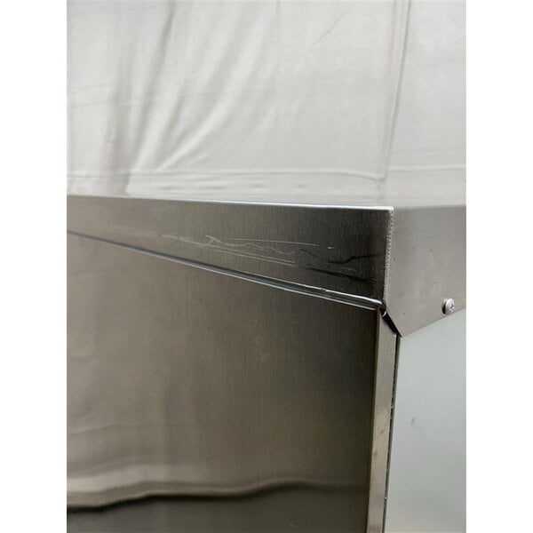 Scratch and Dent Avantco ZUC-27R-HC 27" Front Breathing Undercounter Refrigerator