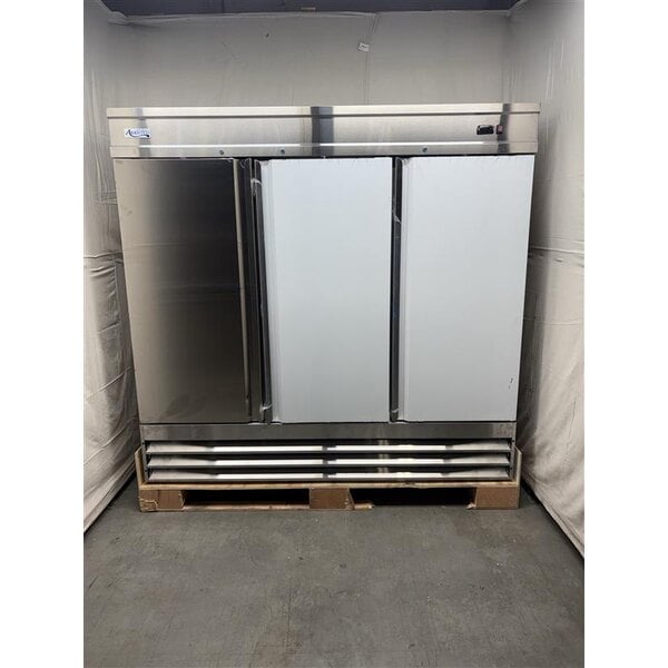 Scratch and Dent Avantco SS-3F-HC 81 5/16" Stainless Steel Solid Door Reach-In Freezer
