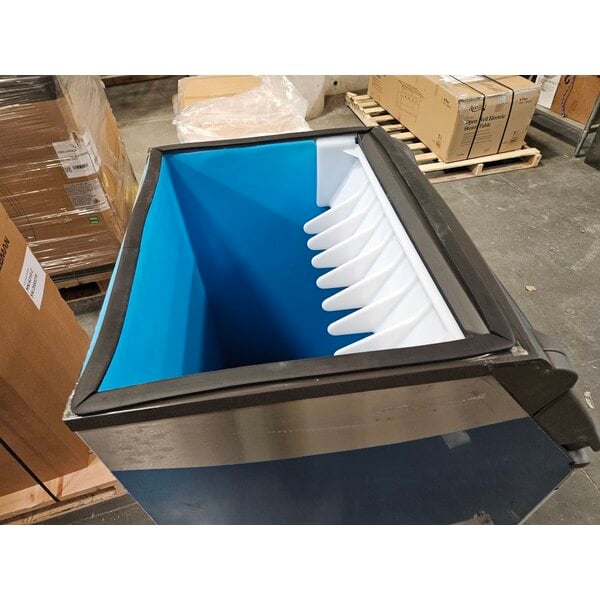 Scratch and Dent Manitowoc D-570 Ice Storage Bin - 532 lb.