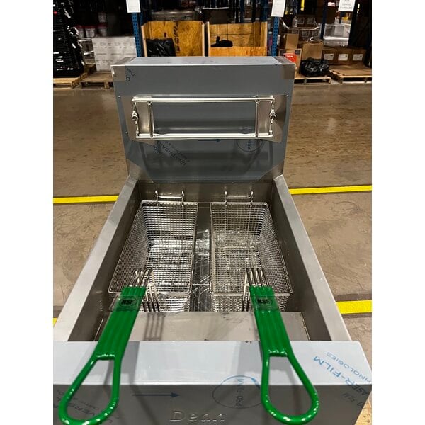 Scratch and Dent Dean by Frymaster SR114E Super Runner Economy 40 lb. Electric Floor Fryer - 208V, 3 Phase