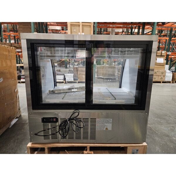 Scratch and Dent Avantco DLC47-HC-S 47" Stainless Steel Curved Glass Refrigerated Deli Case
