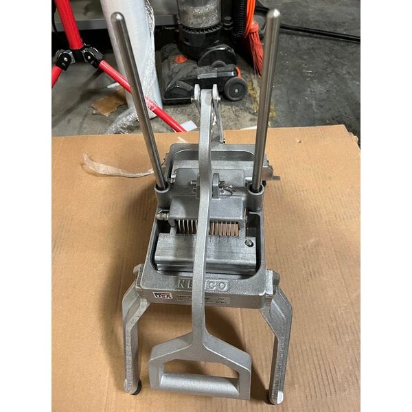 Scratch and Dent Nemco 56750-2 1/4" Cut Easy Onion / Fruit / Vegetable Slicer II
