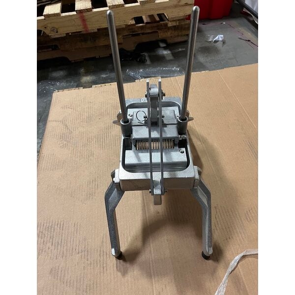 Scratch and Dent Nemco 56750-2 1/4" Cut Easy Onion / Fruit / Vegetable Slicer II