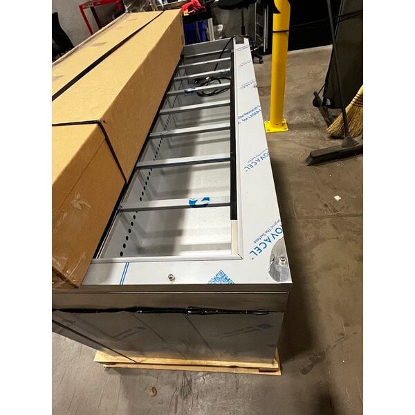 Scratch and Dent Beverage-Air SPE60HC-16 Elite Series 60" 2 Door Refrigerated Sandwich Prep Table