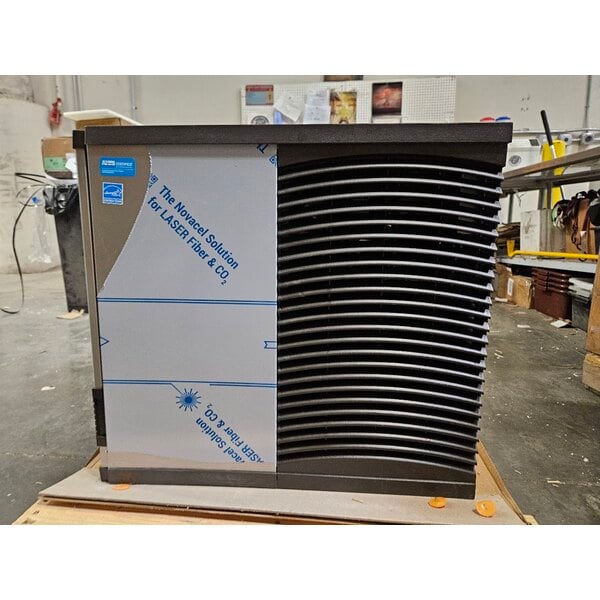 Scratch and Dent Manitowoc IYT0500W-161 Indigo NXT 30" Water Cooled Half Dice Ice Machine - 115V, 535 lb.