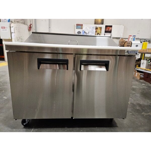 Scratch and Dent Avantco APT-48-HC 47" 2 Door Refrigerated Sandwich Prep Table