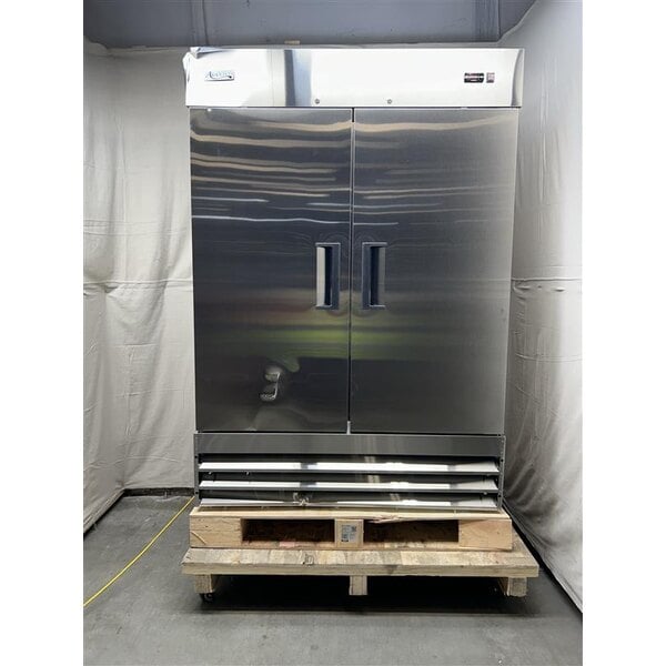 Scratch and Dent Avantco A-49R-HC 54" Solid Door Reach-In Refrigerator