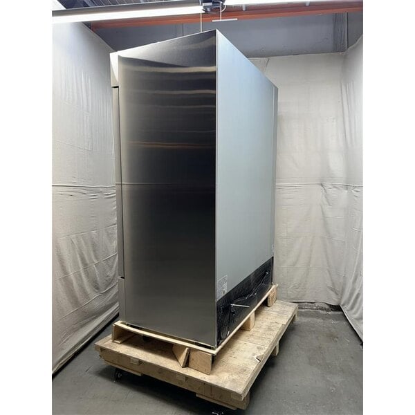 Scratch and Dent Avantco A-49R-HC 54" Solid Door Reach-In Refrigerator