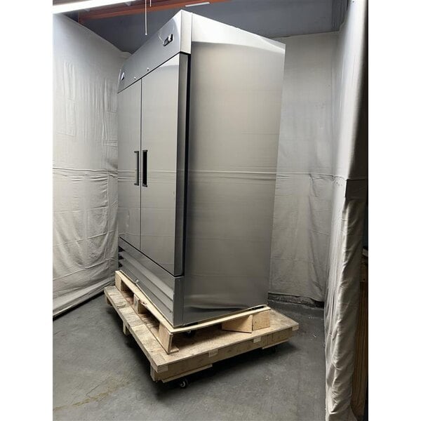 Scratch and Dent Avantco A-49R-HC 54" Solid Door Reach-In Refrigerator