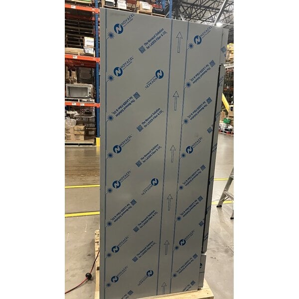 Scratch and Dent Beverage-Air FB49HC-1S 52" Vista Series Solid Door Reach in Freezer