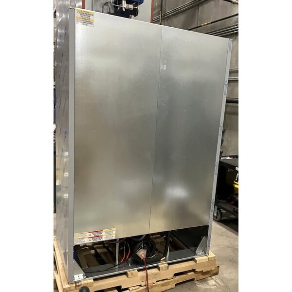 Scratch and Dent Beverage-Air FB49HC-1S 52" Vista Series Solid Door Reach in Freezer