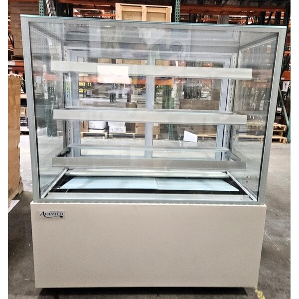 Scratch and Dent Avantco BCF-48-HC 47 3/16" Square Glass White Refrigerated Bakery Display Case