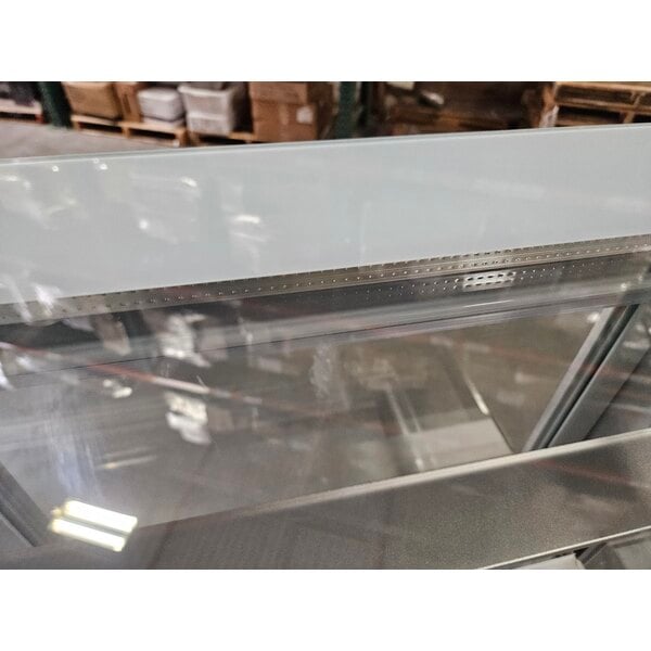 Scratch and Dent Avantco BCF-48-HC 47 3/16" Square Glass White Refrigerated Bakery Display Case