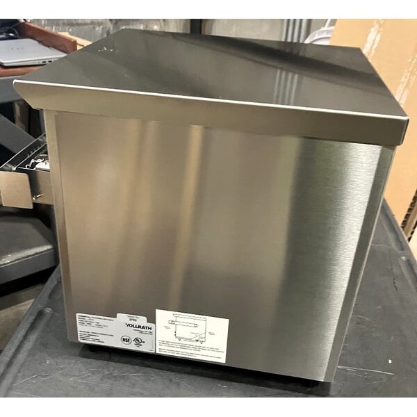 Scratch and Dent Vollrath CT2H-120250 JT1H Conveyor Toaster with 2 1/2" Opening - 120V, 1600W