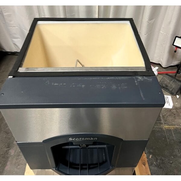 Scratch and Dent Scotsman HD30B-1 iceValet 30" Wide Hotel Ice Dispenser 180 lb. Capacity - 115V