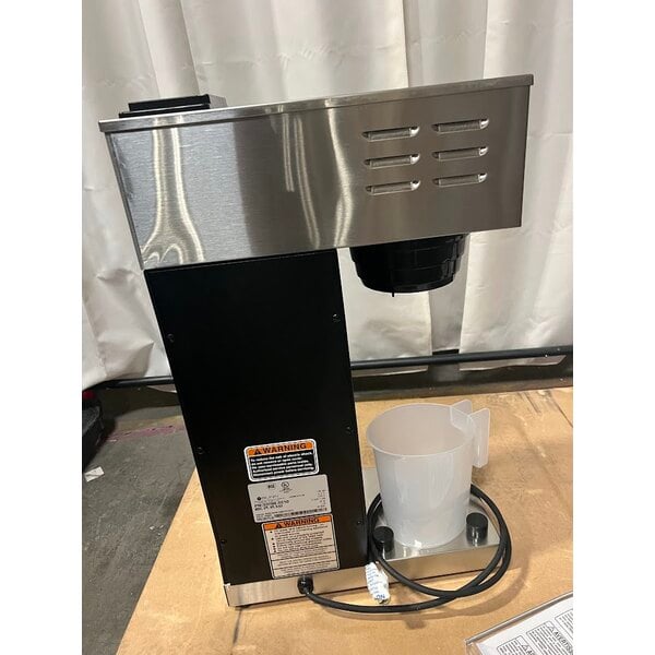 Scratch and Dent Bunn 33200.0010 VPR-APS Pourover Airpot Coffee Brewer - 120V