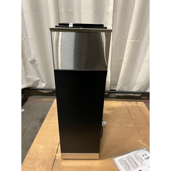 Scratch and Dent Bunn 33200.0010 VPR-APS Pourover Airpot Coffee Brewer - 120V