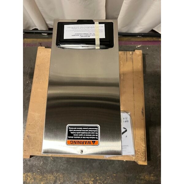 Scratch and Dent Bunn 33200.0010 VPR-APS Pourover Airpot Coffee Brewer - 120V
