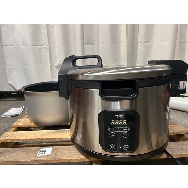 Scratch and Dent Avantco RCSB90 90 Cup (45 Cup Raw) Digital Electric Rice Cooker / Warmer with Hinged Lid - 240V, 2,500W
