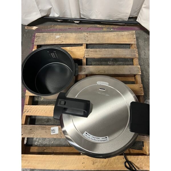 Scratch and Dent Avantco RCSB90 90 Cup (45 Cup Raw) Digital Electric Rice Cooker / Warmer with Hinged Lid - 240V, 2,500W