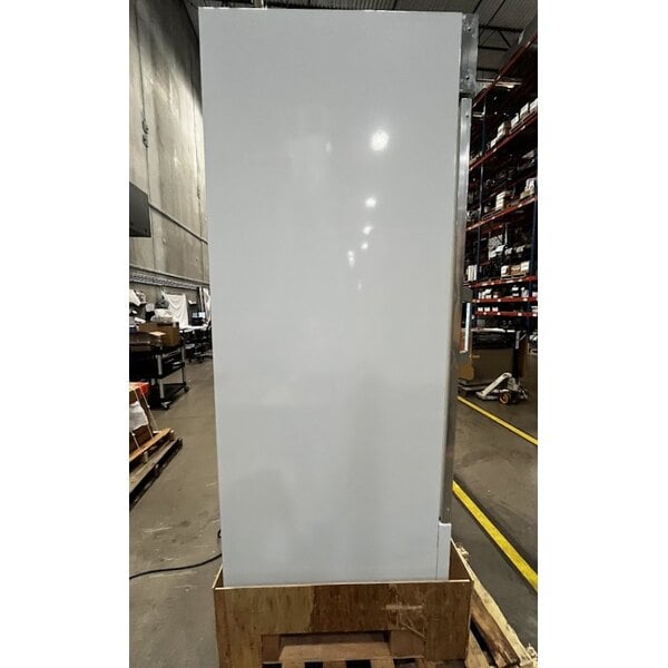 Scratch and Dent Avantco GDC-24F-HC 31" White Swing Glass Door Merchandiser Freezer with LED Lighting