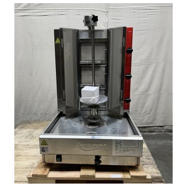 Scratch and Dent Avantco VB203 Gas Vertical Broiler - 65 lb. Capacity, 28,500 BTU